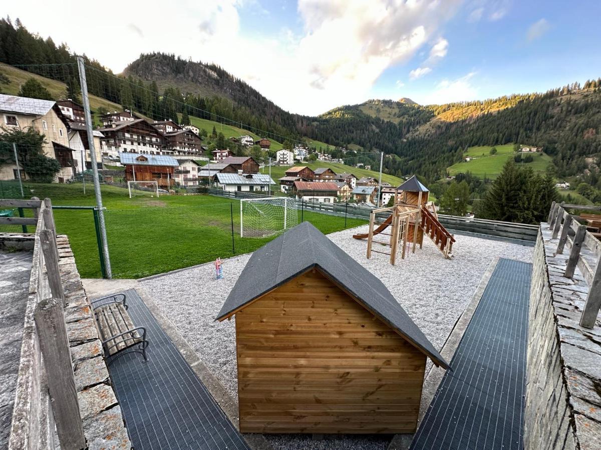 Tabia Suite Pelmo Villagrande  Exteriör bild